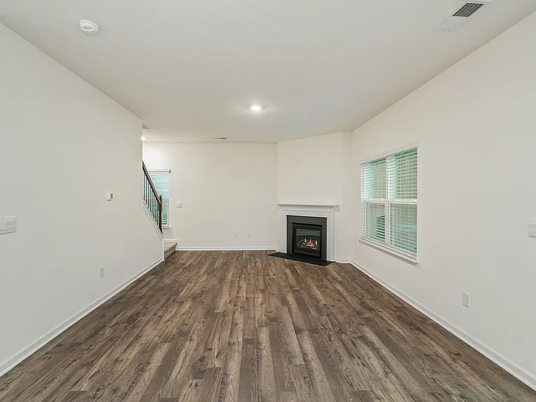 944 Utopia Ln — Photo 8