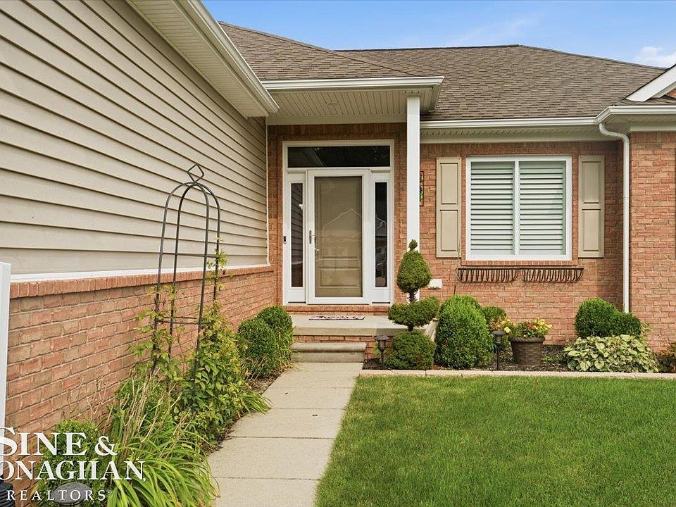 333 Hawks Nest Dr, photo 3