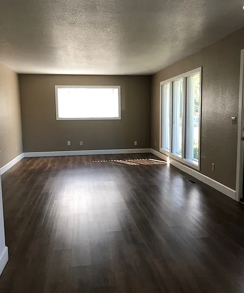 1223 N Western Ave — Photo 9