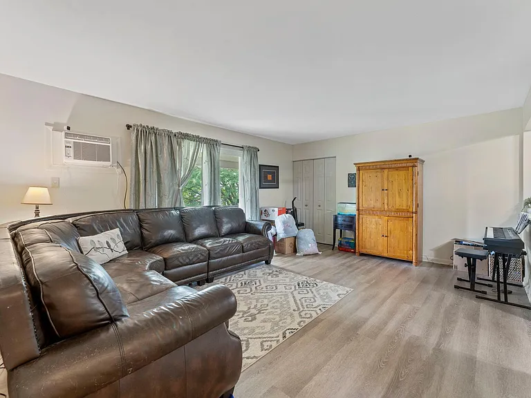 426 Keystone Ave #7B — Photo 1