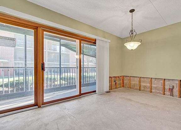 4th image of 5033 Circle Dr APT 102