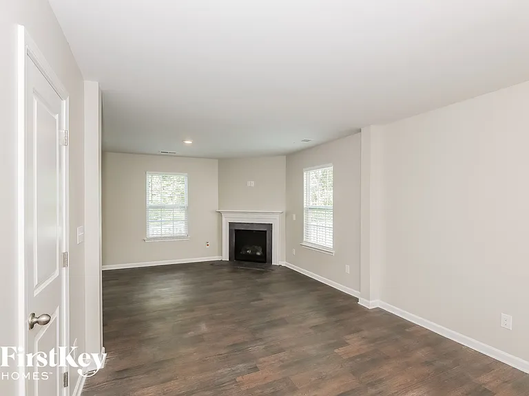 8016 Starnes Randall Rd — Photo 3