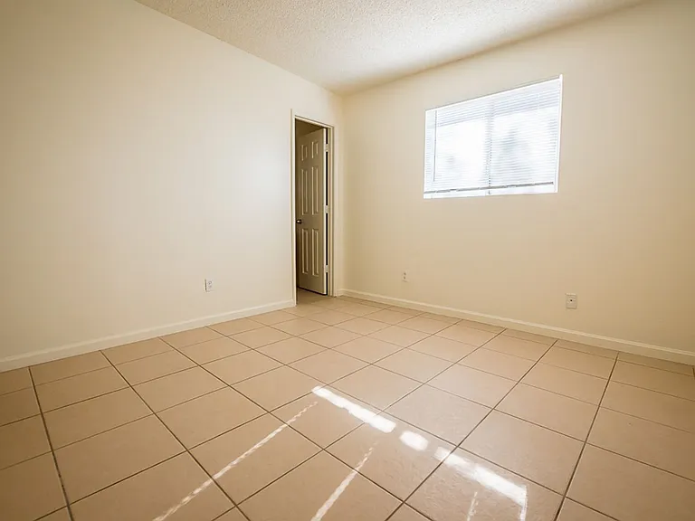 4937 E De Medici Dr — Photo 15