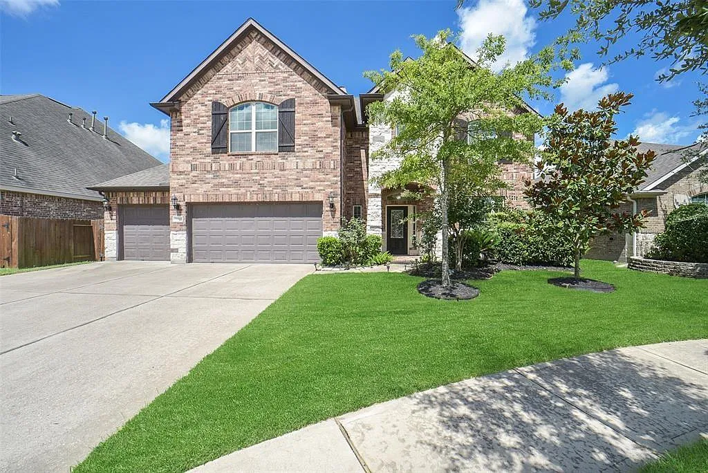 4 bed, 3.5 bath, 3795 sqft, $3,960 — Photo 1