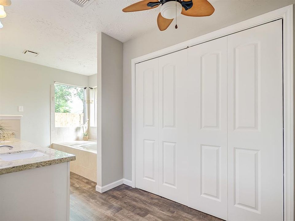 2nd image of 15714 Caprock Dr