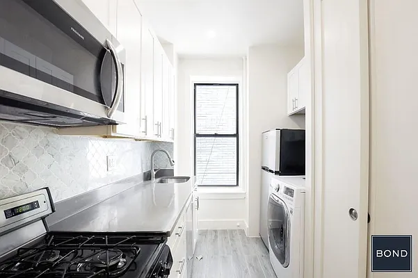 Rented by Bond New York | media 6