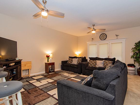 4th image of 1350 Honeysuckle Ln