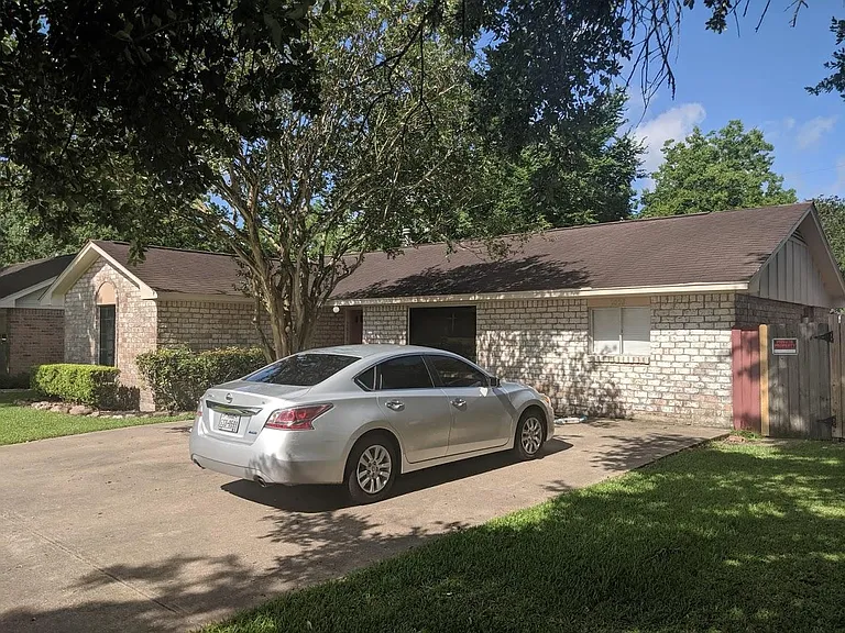 2028 Cheryl Dr — Photo 2