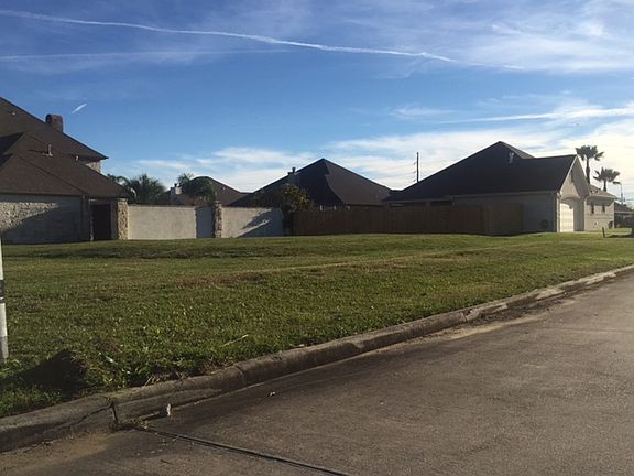 2nd image of 521 Roanoke Dr