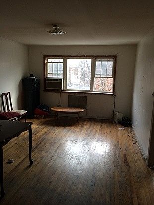 2nd image of 735 Monroe St