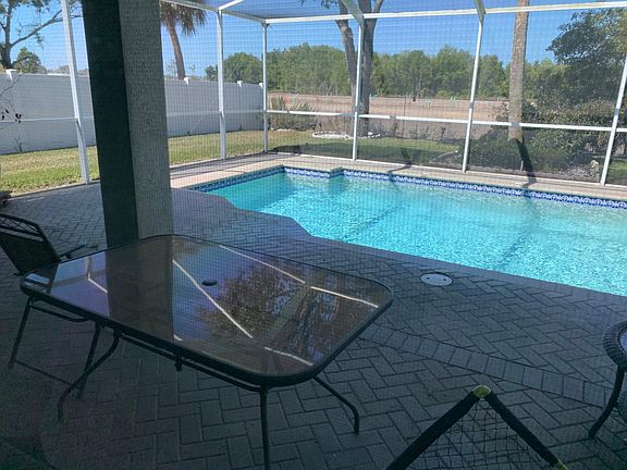 4th image of 11821 Autumn Creek Dr