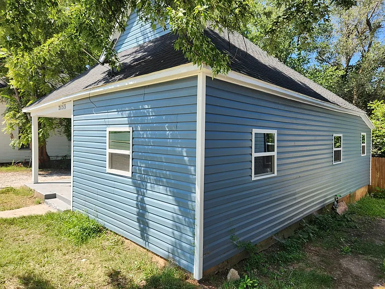 2153 N National Ave — Photo 32