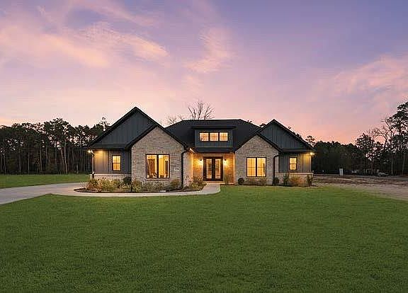 3rd image of 15045 Tybee Ln