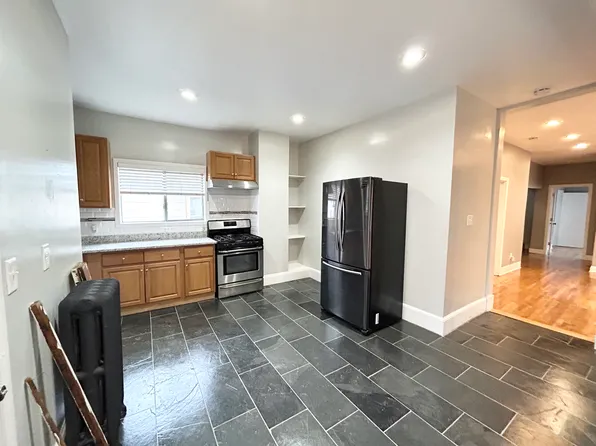 (undisclosed Address), Dorchester, MA 02125