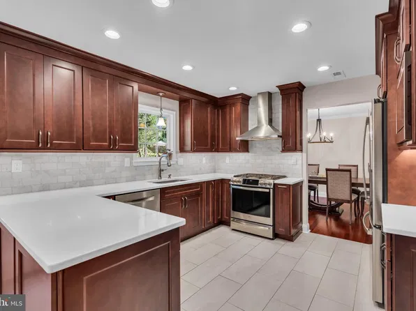 41 Hibiscus Ln, Robbinsville, NJ 08691
