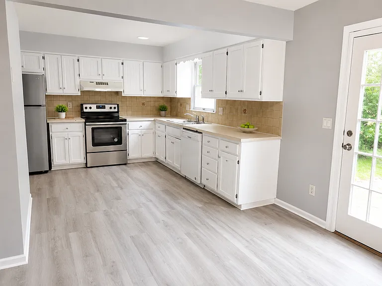 1400-1528 La Chateau Dr — Photo 1