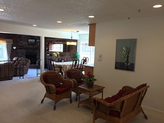 3rd image of 3749 W 176th St