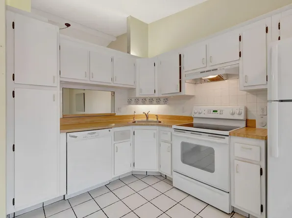 823 Sky Pine Way #G, Greenacres, FL 33415