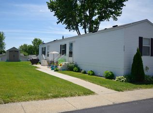 2445 Carl Ct, Wixom, MI