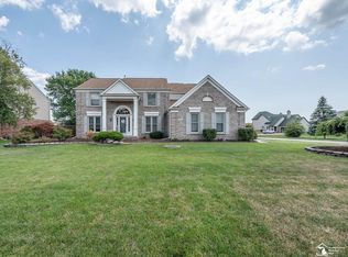 857 Regents Park Dr, Monroe, MI 48161