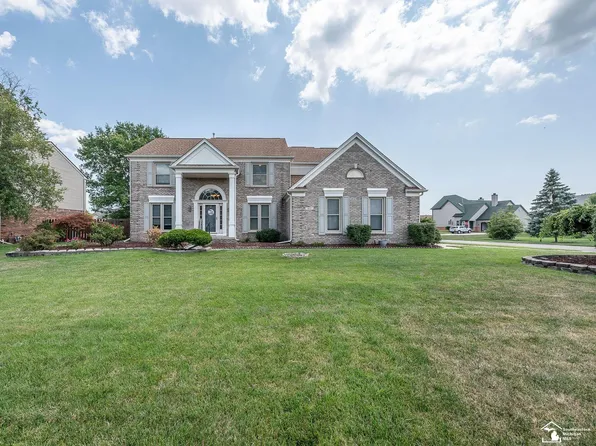857 Regents Park Dr, Monroe, MI 48161