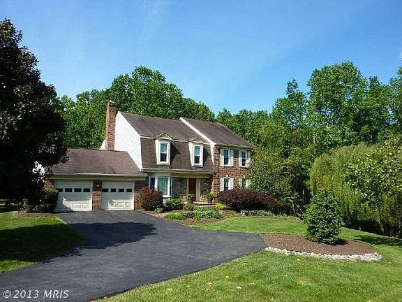 2nd image of 4949 Walkingfern Dr