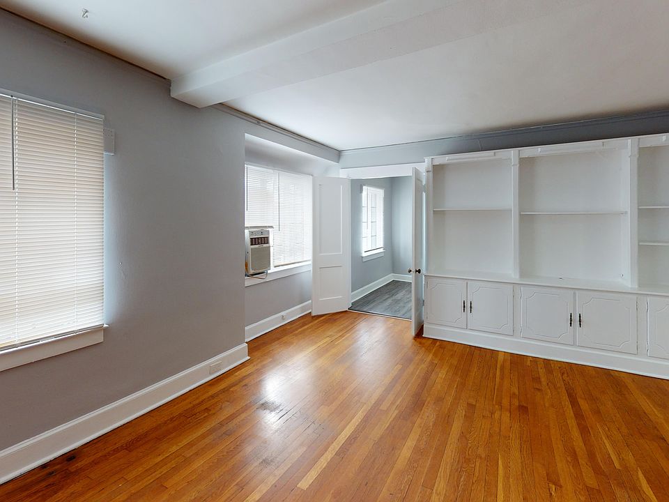 Mariemont Square Living Room