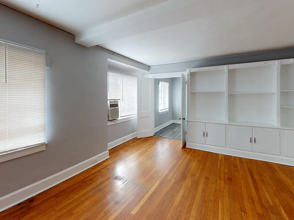 Mariemont Square Living Room