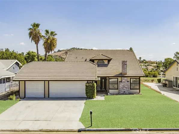 5820 Greens Dr, Riverside, CA 92509