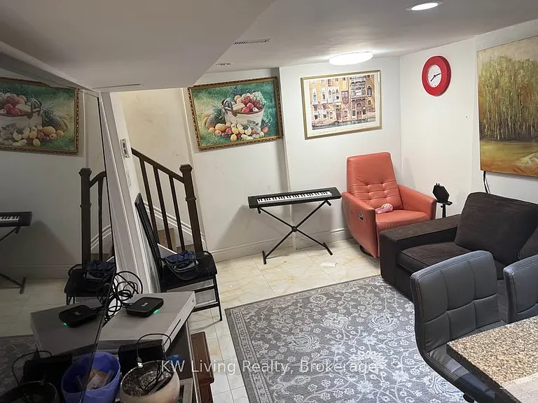 1097 Warden Ave #RM — Photo 6