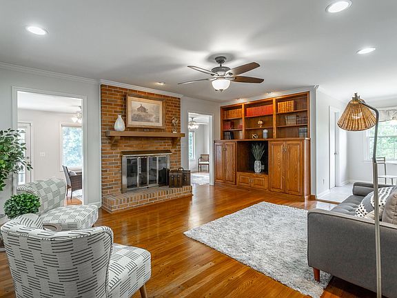 2nd image of 7110 Saratoga Ln