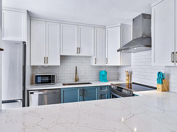 5th image of 825 Center Street #42c