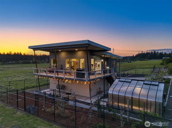 2200 E Marrowstone Road, Nordland, WA 98358