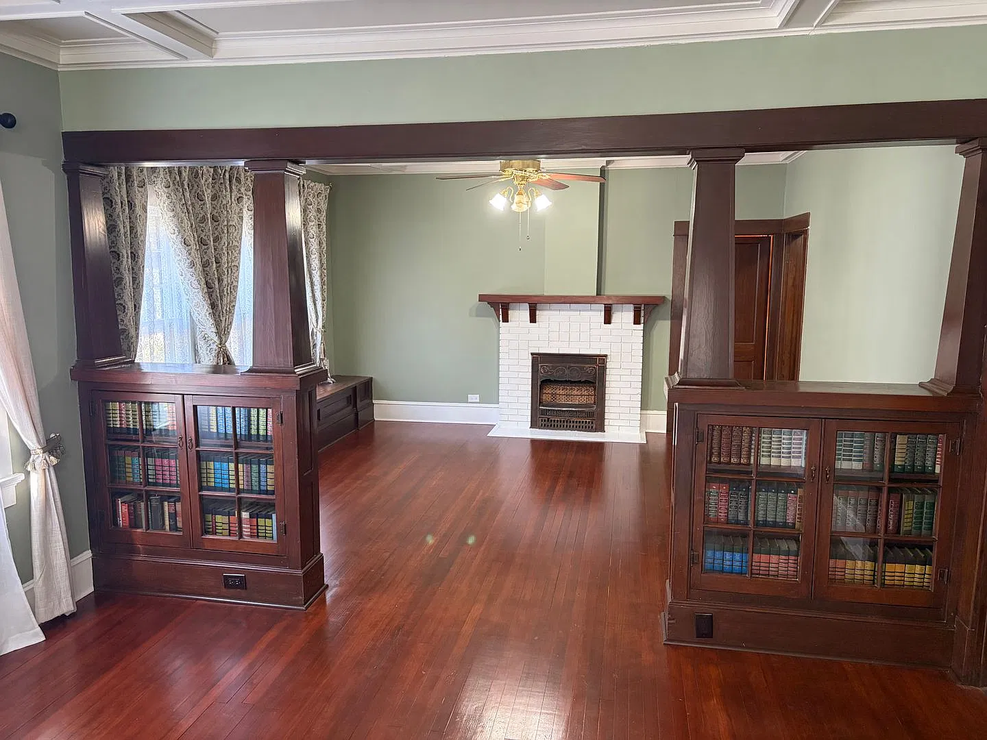 Charming 3 Bedroom Home — Photo 4