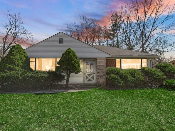 5 Oak Ln, Park Forest, IL 60466