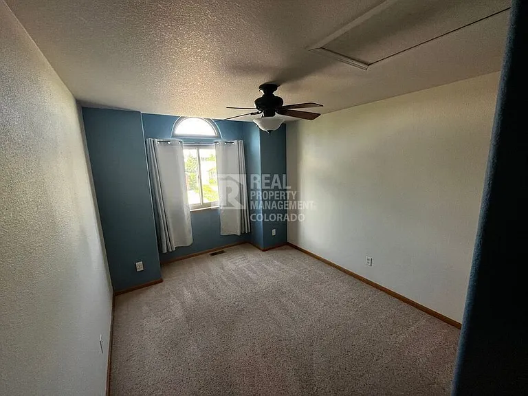 8464 Calumet Way — Photo 11
