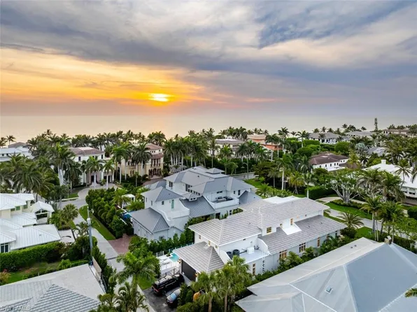 128 1ST AVE S, NAPLES, FL 34102