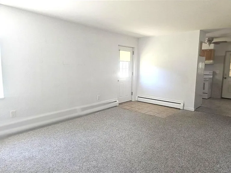 124 Jane St #B — Photo 11