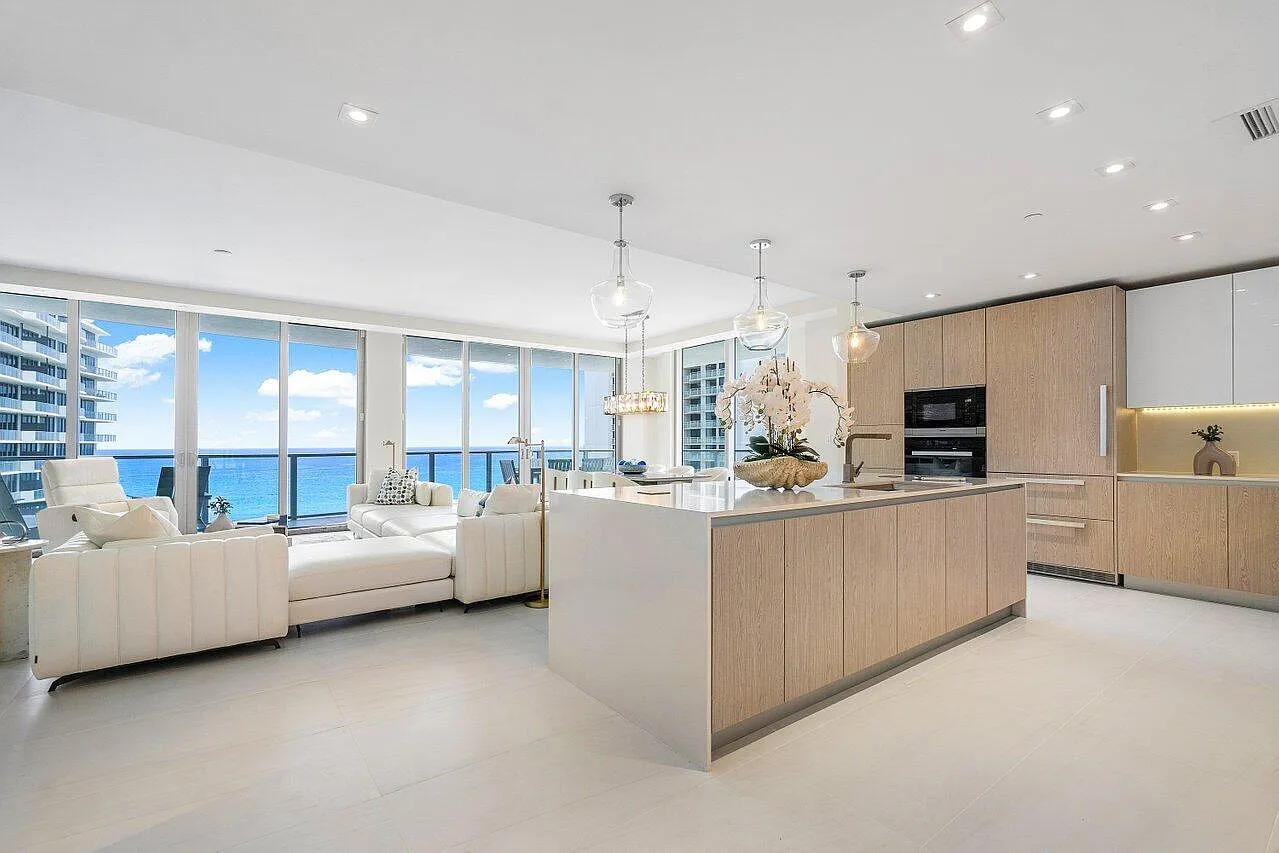 2 bed, 3.0 bath, 2525 sqft, $20,000 — Photo 3