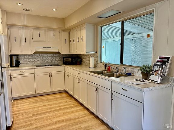 5th image of 915 San Pablo Way