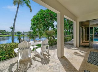 8110 W Lake Dr, Lake Clarke Shores, FL 33406
