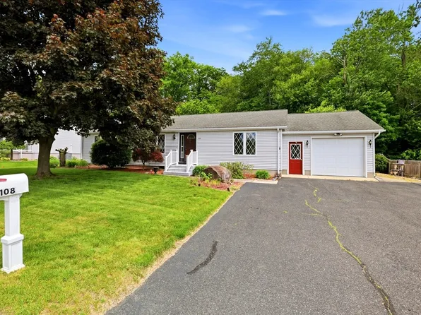 108 Oak Knolls Cir, Ludlow, MA 01056