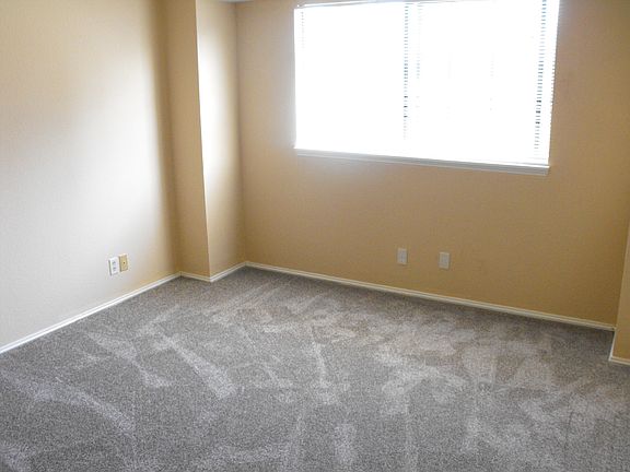 4th image of 13183 Lakeridge Cir NW