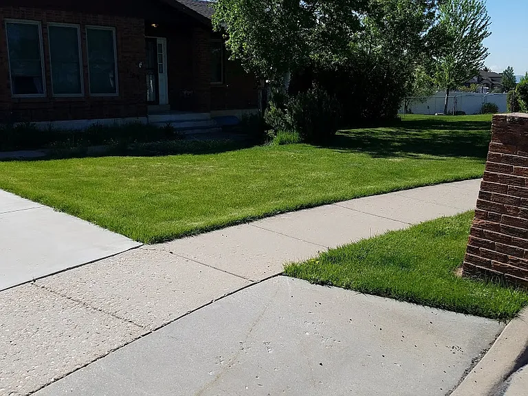 1168 E Raymond Rd — Photo 15
