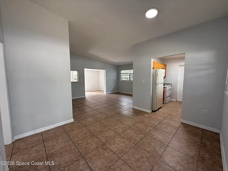 420 N Fiske Blvd — Photo 4