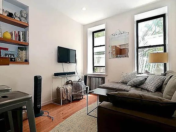 3rd image of 86 Stanton St APT 2