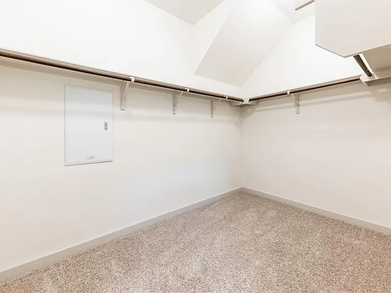 8304 Mimi Ln — Photo 11
