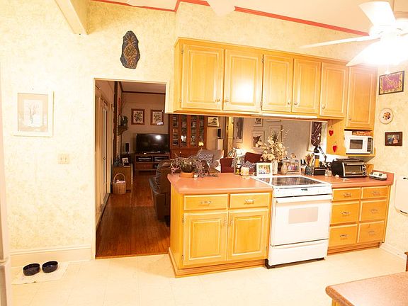 5th image of 309 Dogwood Dr