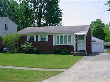 2nd image of 877 Wilder Ave