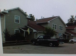 520 Foster Rd, Iowa City, IA 52245